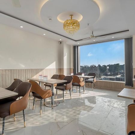 Hotel Sudarshan Ayodhya ภายนอก รูปภาพ