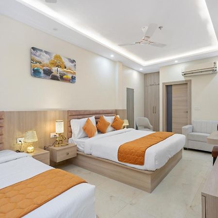 Hotel Sudarshan Ayodhya ภายนอก รูปภาพ