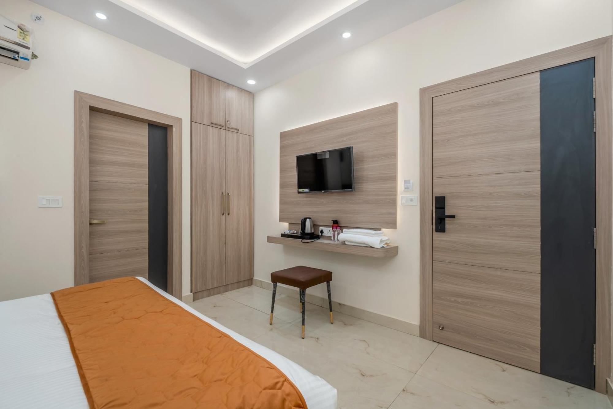 Hotel Sudarshan Ayodhya ภายนอก รูปภาพ